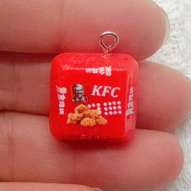 10 szt. breloczków z żywicy w  – Novelty Gifts recenzja i cena