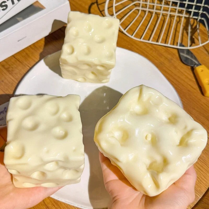 Taba Squishy Cheese Cube – ant – Novelty Gifts recenzja i cena